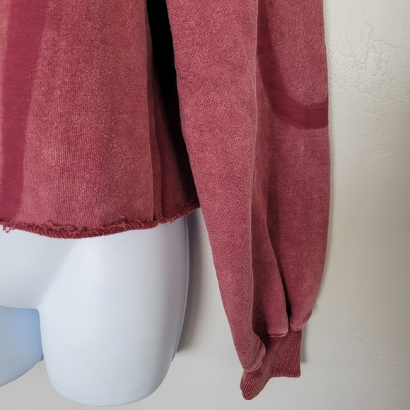 Aemi + Co. NWT Women's Small Burgundy Red Long Sleeve Cropped Sweatshirt Top - Picture 6 of 9